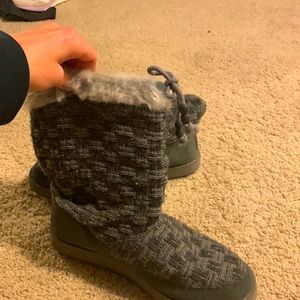 Knit/suede boots